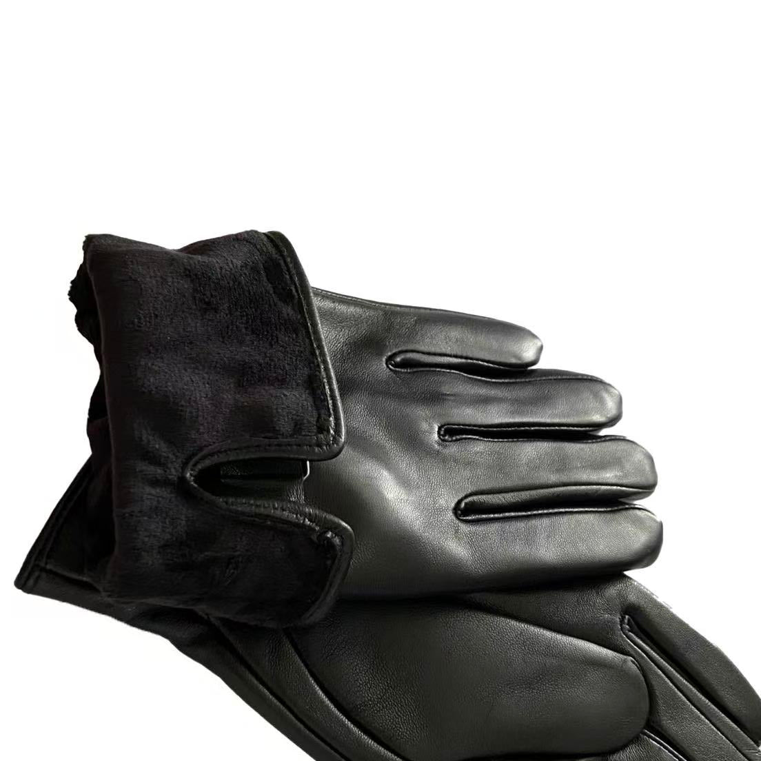Svarta herrhandskar i lammskinn