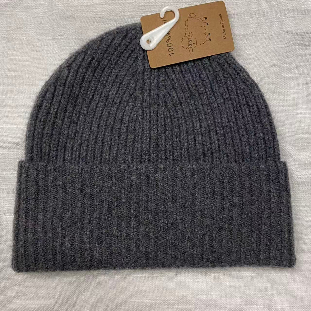 Unisex enfärgad  vinter ullmössa för dam och herr i 100% ren ull - ingen logotyp