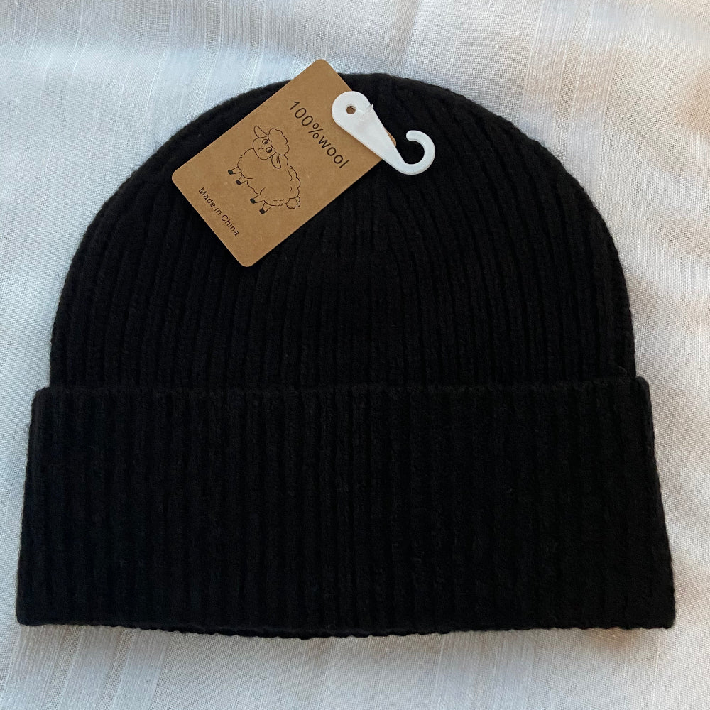 Unisex enfärgad  vinter ullmössa för dam och herr i 100% ren ull - ingen logotyp