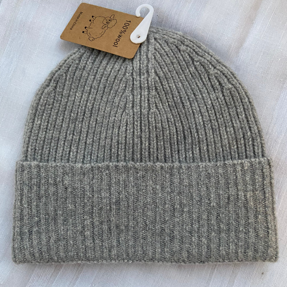 Unisex enfärgad  vinter ullmössa för dam och herr i 100% ren ull - ingen logotyp