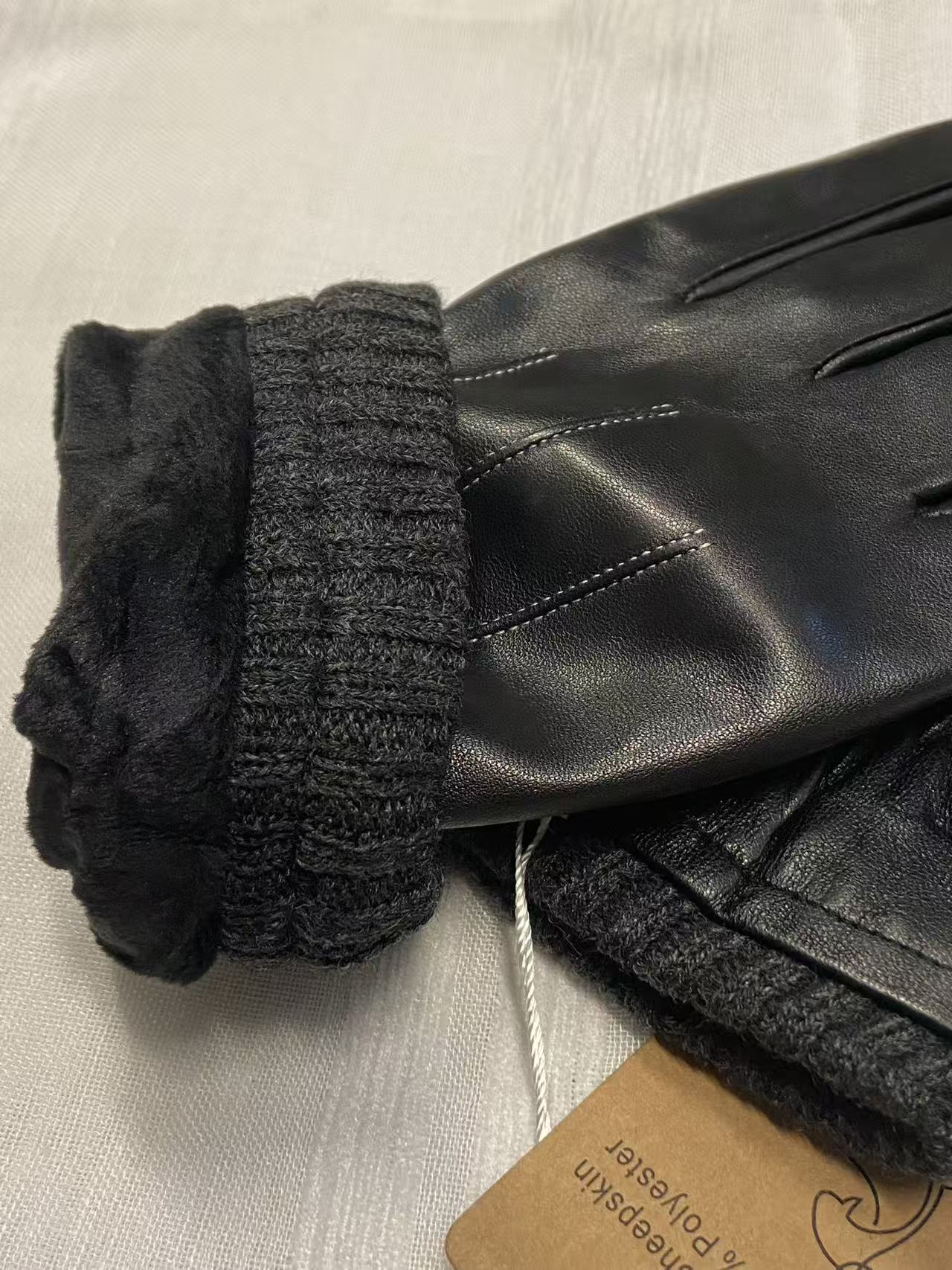 Köp svarta vinter herrhandskar i fårskinn  med sammetsfoder