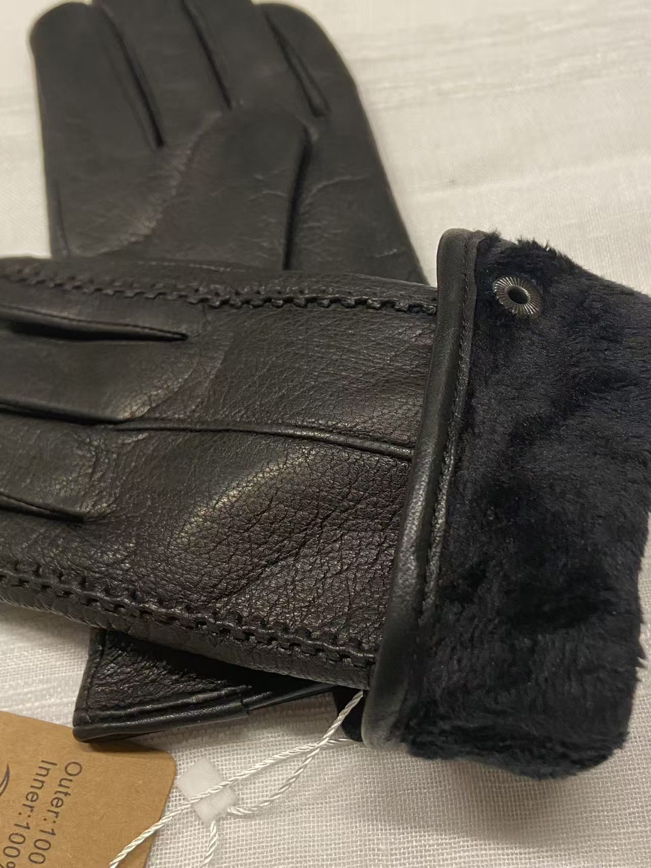 Svarta vinter damhandskar i getnappa  med sammetsfoder